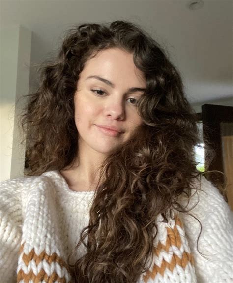 a on twitter rt popcrave selena gomez shares beautiful selfie to