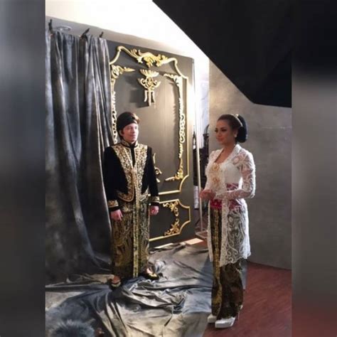 Baju Adat Kuantan Singingi, viral foto atta halilintar aurel hermansyah pakai baju nikah jawa netizen salah fokus
