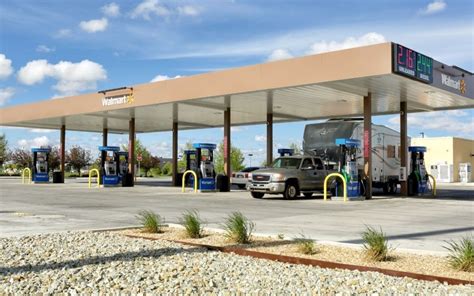 rv friendly gas station   find  fueling  big rigs  larger rvs