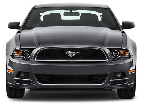 image  ford mustang  door coupe  front exterior