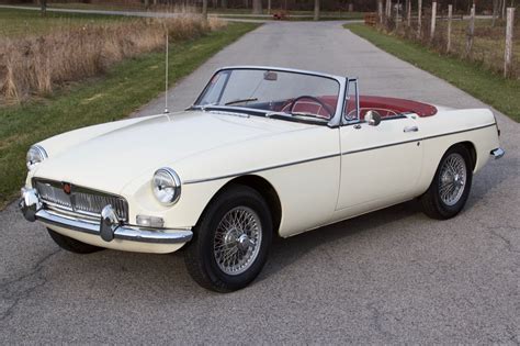 years owned  mg mgb roadster  sale  bat auctions sold    march