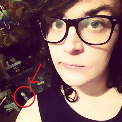 21 girls that should have checked their rooms before taking selfies chaostrophic