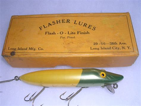 antique fishing lures   theyre collectible