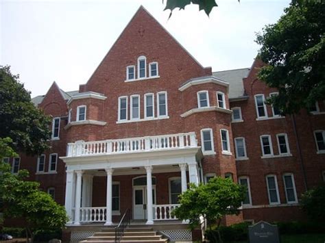 30 most inviting yet affordable college dorms in america