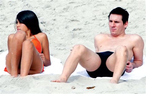 lionel messi to marry long time girlfriend antonella