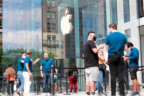 All Us Apple Stores Are Open For The First Time In Almost A Year Ars