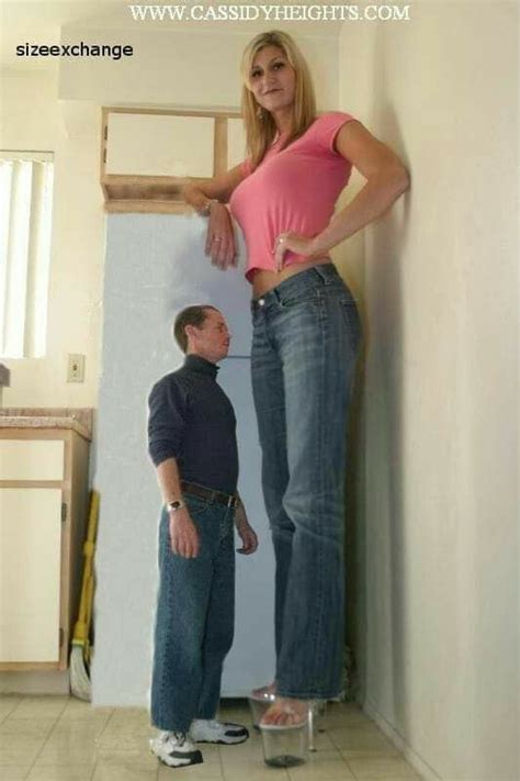 Pin By Serrot On Giants Tall Girl Short Guy Tall Women Tall Women