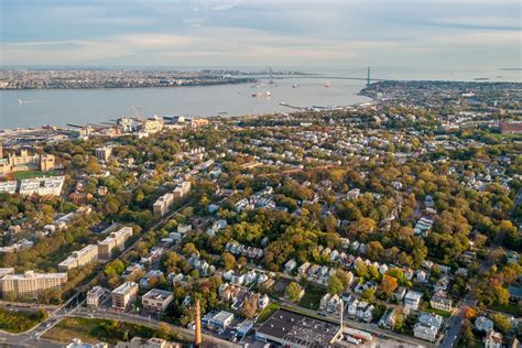 staten islands bay street rezoning approved  city planning commission curbed ny