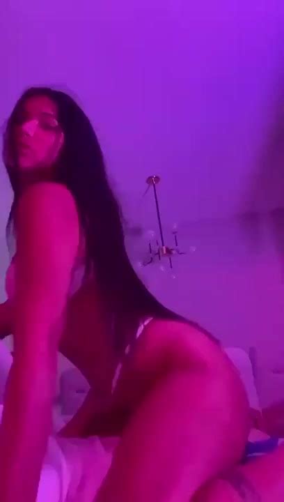 Ayarla Souza Naked Rolling Around On Her Naughty Friend Cnn Amador