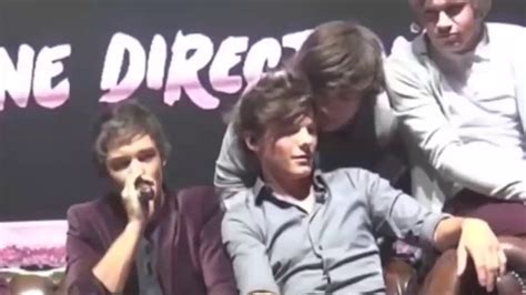 Larry Stylinson [ Harry And Louis ] Sexual Tension Moments Youtube