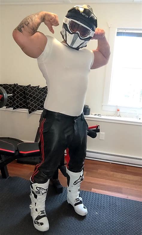 want to do silicone on twitter rt bearwoodbruiser flexing in some