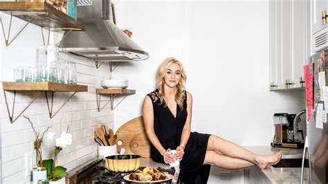 Star Of ‘waitress Finds A Home Of Her Own Betsy Wolfe 35 The Star