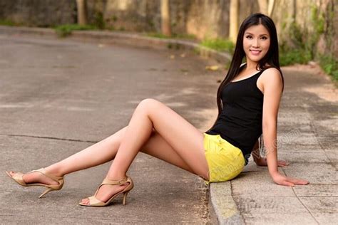 this magnificent beauty is fangfang yu 40yo 5 10 incredibly beautiful long legs and gorgeous
