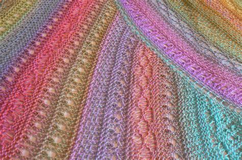 invisible loom innovative patterns  loom knitters     loom