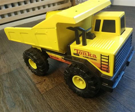 restored   tonka truck   son  steps  pictures