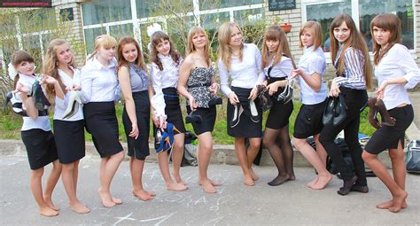 Group Teen Outfit In Nylons Tights Pantyhose Feet Skirt He