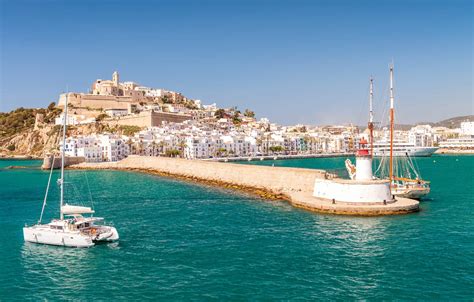 places  stay  ibiza spain le long weekend