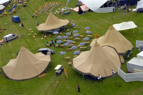 ook van bovenaf heel mooi wwwzweedsetentennl bron stunning tents company www