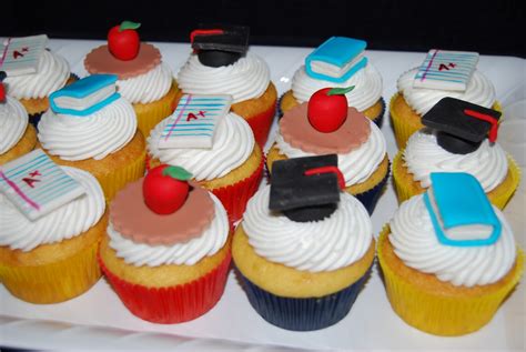 leelees cake abilities graduation cupcakes