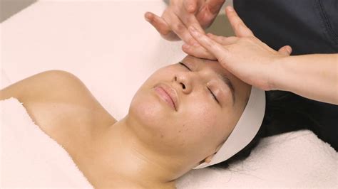 spa european facial massage movements protocol step 11 circle