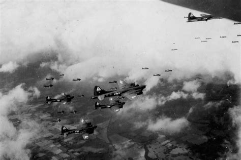 flying fortress formation   st bomb group  bomb