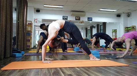 backbending pose  advanced yoga practitioner raja gupta youtube