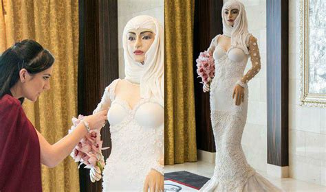 london based designer debbie wingham creates life sized bride shaped cake  costs usd