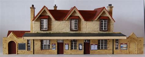 railway model building thrapston train station oo gauge model