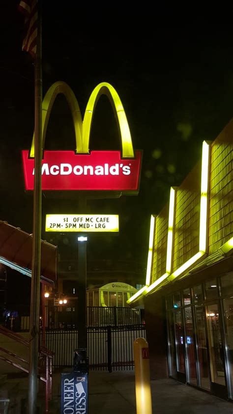 mcdonalds  reviews fast food   ave se university