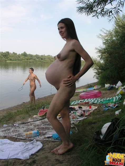 nude pregnant on beach