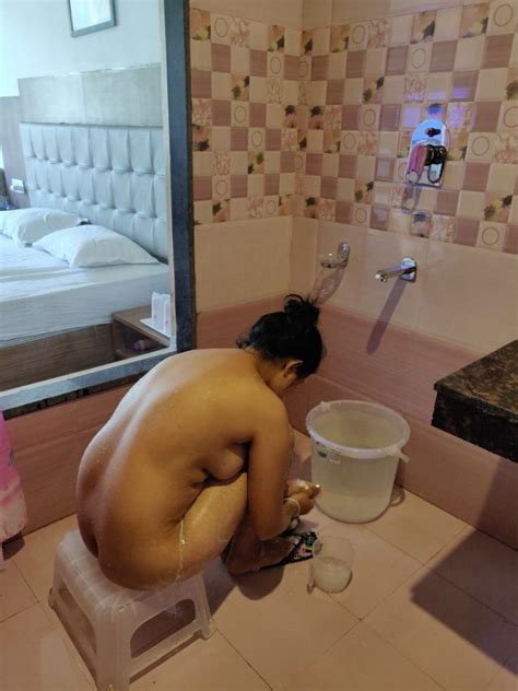 punjabi girl preet nude bathing photos indian nude girls