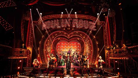 moulin rouge  musical   aiming  sing  dance