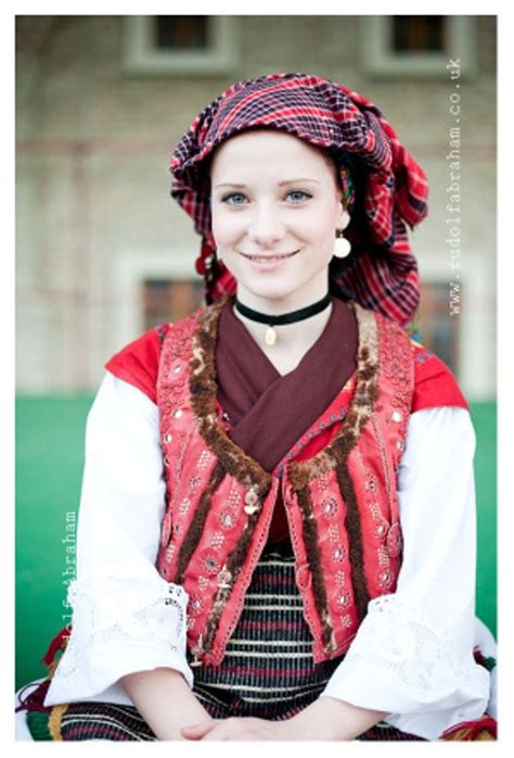 croatian beauty  slavonski brod traje tipico croacia trajes tipicos del mundo