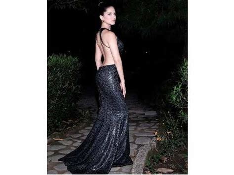 Sunny Leone S Look In This Backless Number Is Everything