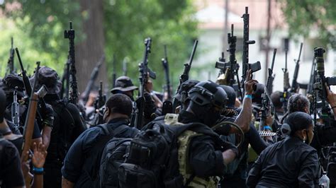 louisville protests militia groups bring guns  danger  blm march