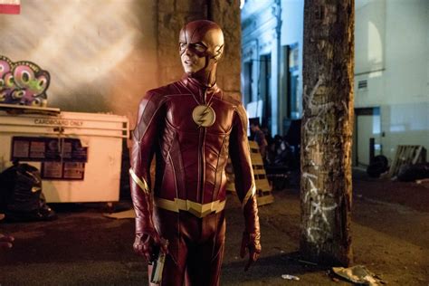 flash star grant gustin hits back at body shamers and new suit critics