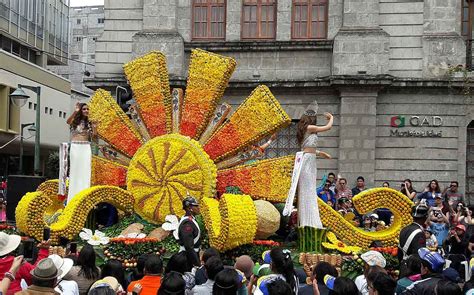 carnival  ecuador     celebrate