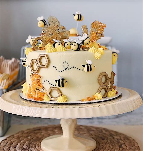 sakura baking  bee birthday cake bee cakes shower cakes