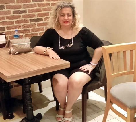 Turkish Bbw Milf Legs Skirt Fat Mom Holiday Wife Blonde Hot 10 Pics