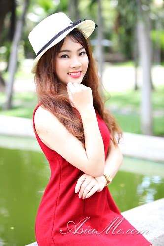 asian girls love to flirt and enjoy a little romance too