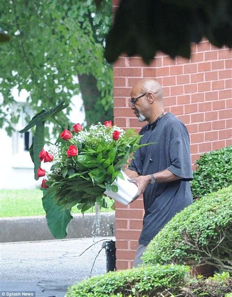 Bobbi Kristina S Wake Sees Relatives Pour Into Georgia Funeral Home