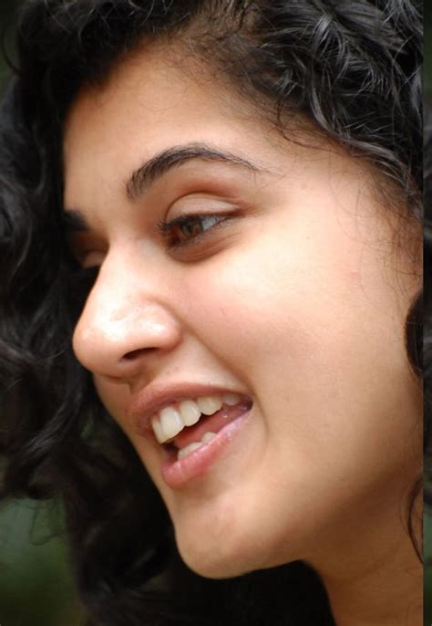 taapsee cute face close up stills gallery actress hot