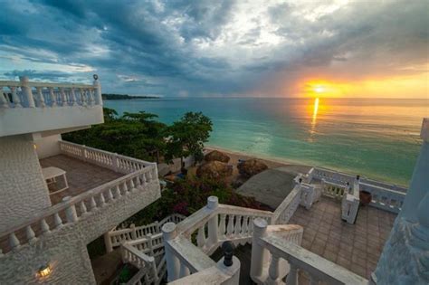 Negril Beach Villa In Negril Jamaica Villa And Estate Deals