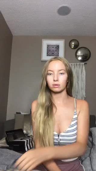 Blonde Teen Periscope Alissalovesyu Teasing [2019 05 22 14