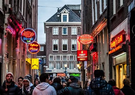 red light district amsterdam live sex live shows sexy girls amsterdam pinterest sexy