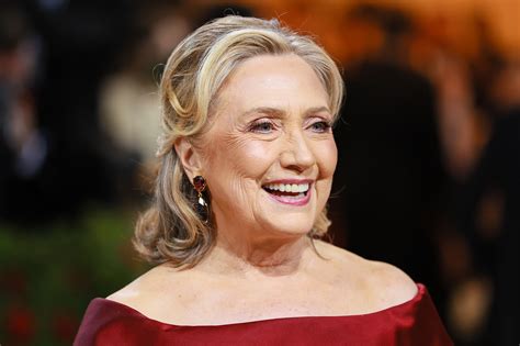 Hillary Clinton S Met Gala 2022 Dress Has Secret Embroidery