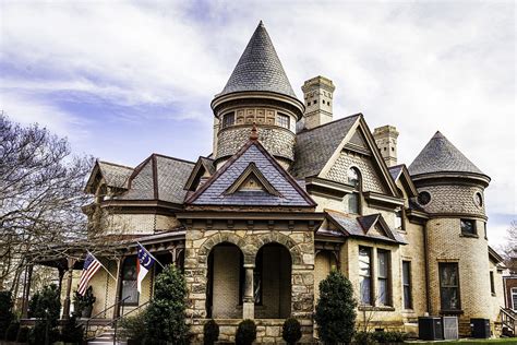 victorian house turrets  photo  pixabay