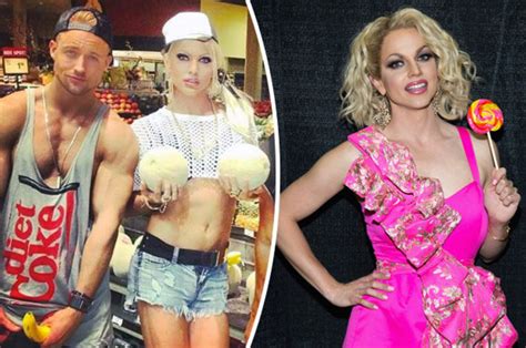 single af courtney act admits to sex with straight men