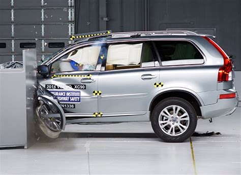 2014 volvo xc90 earns top safety pick iihs crash tests