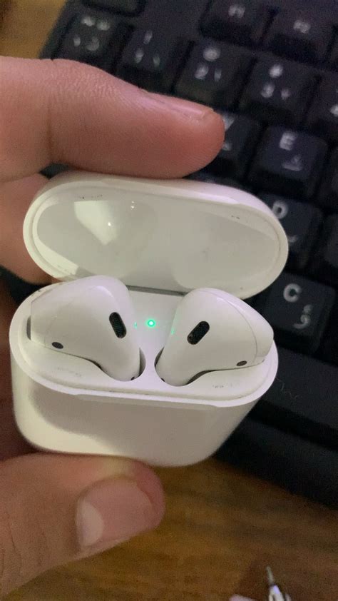 detect  airpods  bluetooth theyre giving  green flashing